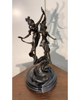 Le village de 58 brocanteurs - D'après Auguste Moreau : sculpture en bronze "La Danse des Nymphes"