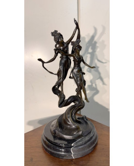Le village de 58 brocanteurs - D'après Auguste Moreau : sculpture en bronze "La Danse des Nymphes"