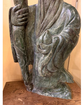 Le village de 58 brocanteurs - Monumentale sculpture Chinoise en jade néphrite : Shou Lao avec le bâton de sagesse / 110 cm