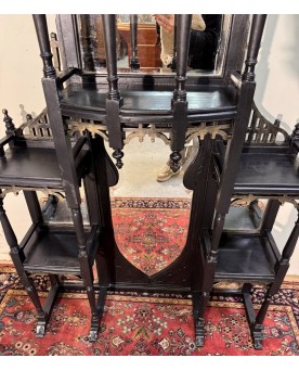 Le village de 58 brocanteurs - Importante étagère ou Bibus en bois laqué