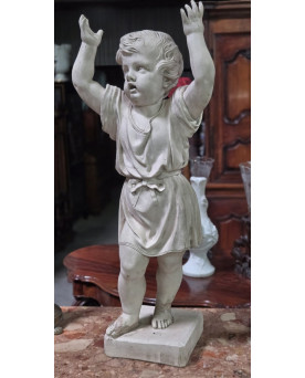 Le village de 58 brocanteurs - Très grande sculpture en platre : putto aux bras levés