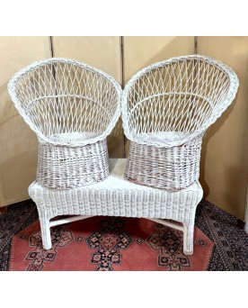 Le village de 58 brocanteurs - salon vintage 3 piéces en rotin laqué blancflag