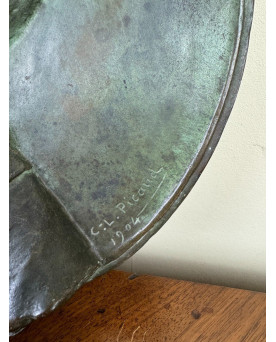 Le village de 58 brocanteurs - Charles-louis Picaud : Tondo En Bronze Signé Et Daté