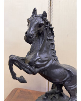 Le village de 58 brocanteurs - Buffet époque Empire en noyer