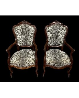 Le village de 58 brocanteurs - Paire de fauteuils de forme violonnée époque napoléon III en acajou époque XIXe