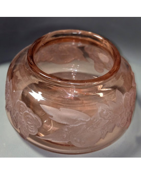 Le village de 58 brocanteurs - Legras : trés important vase en verre a motifs dégagés a l'acide