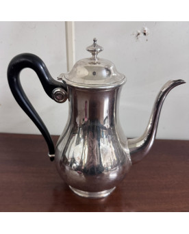 Le village de 58 brocanteurs - Chocolatiére style Empire en métal argenté