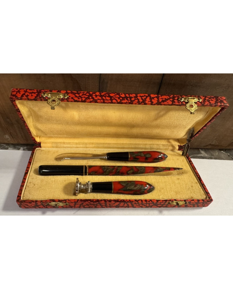 Le village de 58 brocanteurs - Coffret d'ecriture en bakelite époque Art Déco