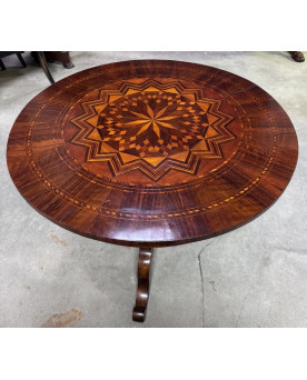Le village de 58 brocanteurs - Guéridon époque Charles X en marqueterie