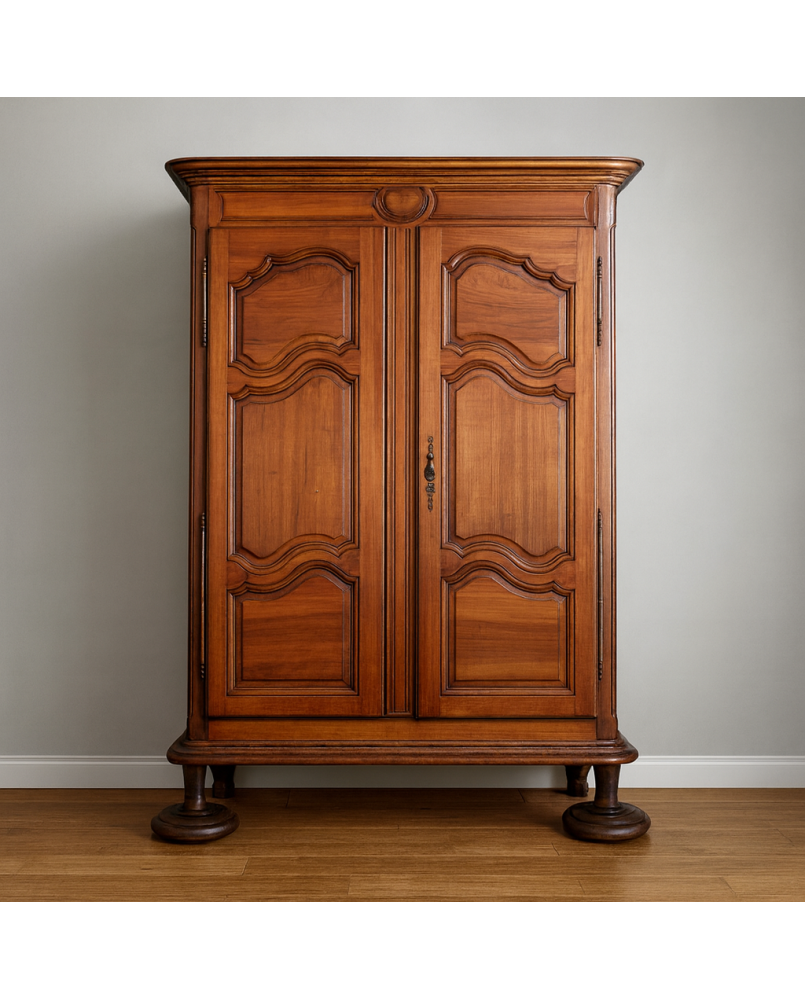 Le village de 58 brocanteurs -  Armoire Bourguignonne époque Louis XIII En Noyer Massif