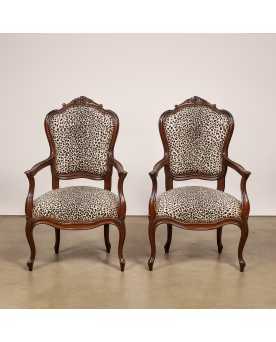 Le village de 58 brocanteurs - Paire de fauteuils de forme violonnée époque napoléon III en acajou époque XIXe
