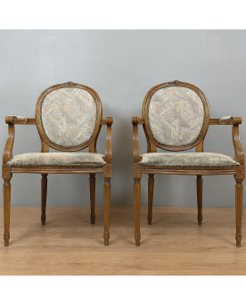 Le village de 58 brocanteurs - Paire de fauteuils louis XVI a dossiers médaillons