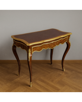 Le village de 58 brocanteurs - Bureau galbé style Louis XV en marqueterie