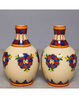 Le village de 58 brocanteurs - Desvres par Henri Delcourt : paire de vase Art déco signés