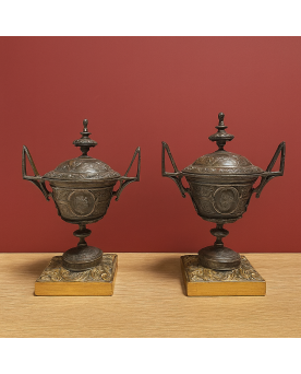 Le village de 58 brocanteurs -  Paire de cassolettes en bronze époque XIXeme