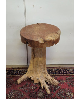 Le village de 58 brocanteurs - Travail d'art Populaire : table d’appoint ou sellette réalisée à partir d’un tronc d’arbre