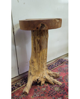Le village de 58 brocanteurs - Travail d'art Populaire : table d’appoint ou sellette réalisée à partir d’un tronc d’arbre