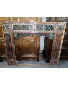 Le village de 58 brocanteurs - Ancienne façade ou encadrement décoratif en bois sculpté, d’origine Indienne