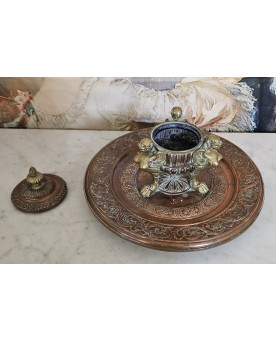Le village de 58 brocanteurs - Encrier ancien, XIXᵉ siècle, style Renaissance réalisé en bronze doré et cuivre