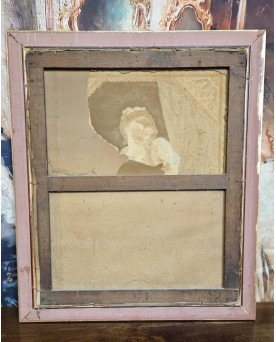Le village de 58 brocanteurs - D'après Greuze : tableau ancien représentant une jeune femme à la fenêtre