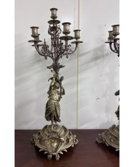 Le village de 58 brocanteurs - Grandes torchères en bronze a 6 bras de lumiére