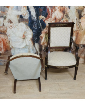 Le village de 58 brocanteurs -  Vitrine Venitienne en bois peint