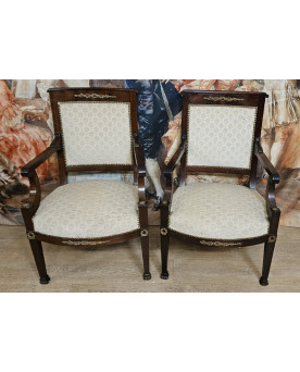 Le village de 58 brocanteurs -  Vitrine Venitienne en bois peint