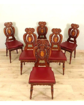 Le village de 58 brocanteurs - Série de 6 chaises style Renaissance Italienne en noyer massif, finement sculptées
