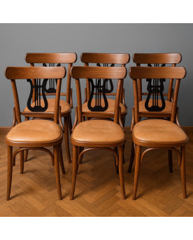 Le village de 58 brocanteurs - Série de 6 chaises vintage en bois courbé, ornées d’un élégant dossier en forme de lyre noire
