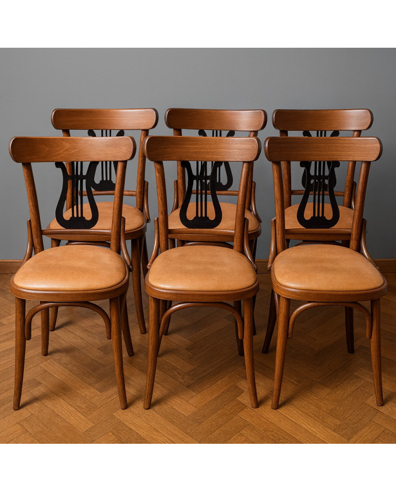 Le village de 58 brocanteurs - Série de 6 chaises vintage en bois courbé, ornées d’un élégant dossier en forme de lyre noire