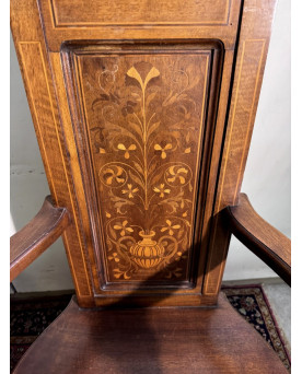 Le village de 58 brocanteurs -  Vitrine Venitienne en bois peint