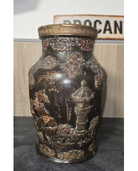 Le village de 58 brocanteurs - Asie XIXeme : Vase Japonais signé en terre cuite, période Meiji
