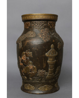 Le village de 58 brocanteurs - Asie XIXeme : Vase Japonais signé en terre cuite, période Meiji