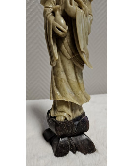 Le village de 58 brocanteurs - Asie XIXeme : statue représentant Guanyin, bodhisattva de la Compassion