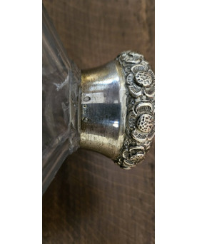 Le village de 58 brocanteurs - Carafe ancienne en cristal taillé – Monture en argent / époque Art Déco
