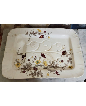 Le village de 58 brocanteurs - Très grand plat rectangulaire à bords chantournés, en faïence fine émaillée crème signé Minton