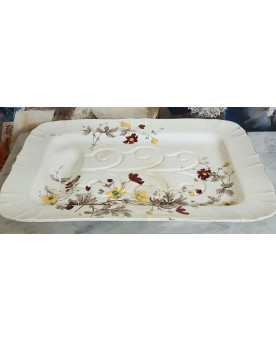 Le village de 58 brocanteurs - Très grand plat rectangulaire à bords chantournés, en faïence fine émaillée crème signé Minton