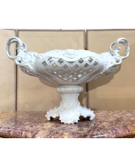 Le village de 58 brocanteurs - Enorme surtout de table en faience