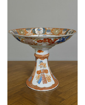 Le village de 58 brocanteurs - Coupe sur piédouche en porcelaine – Décor Imari, Japon fin XIXᵉ siècle