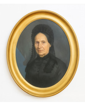 Le village de 58 brocanteurs - Portrait du XIXᵉ siècle représentant une femme vêtue de noir
