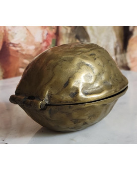Le village de 58 brocanteurs - Important casse noix en bronze doré