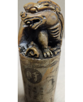 Le village de 58 brocanteurs - Rare et intéressante paire de cachets chinois anciens, sculptés en pierre dure naturelle