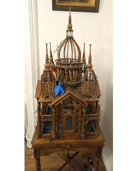 Le village de 58 brocanteurs - Grande volière architecturale en bois–Travail d’ébénisterie de la premiére moitié du XXeme