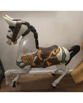 Le village de 58 brocanteurs - Grand cheval de manége carroussel - Art nouveau
