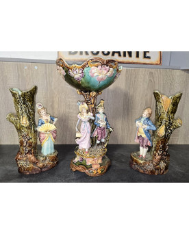 Le village de 58 brocanteurs - Buffet époque Empire en noyer