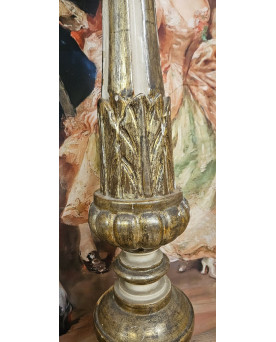 Le village de 58 brocanteurs - Lombardie XVII : trés importante paire de pique cierges en bois laqué et doré