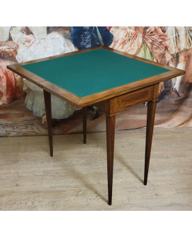 Le village de 58 brocanteurs - Table a jeux époque Louis XVI en acajou et marquéterie