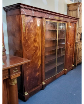Le village de 58 brocanteurs - Buffet époque Empire en noyer
