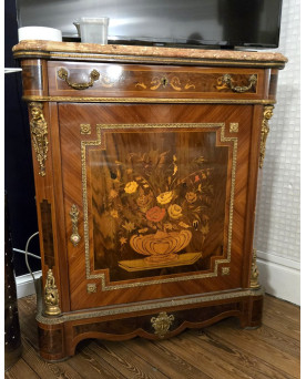 Le village de 58 brocanteurs - Buffet époque Empire en noyer