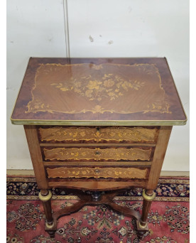 Le village de 58 brocanteurs - Buffet époque Empire en noyer